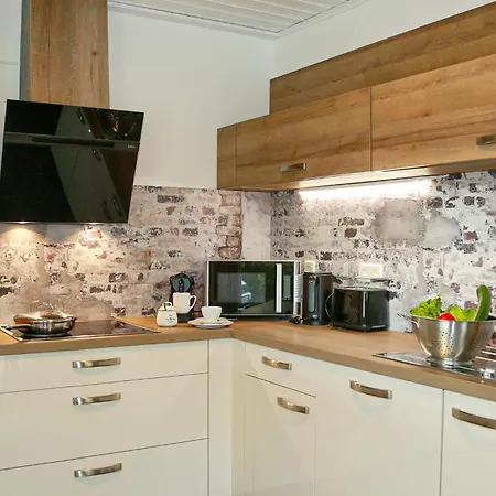 Awesome In Spitze * فريدريتشكوغ-سبيتز