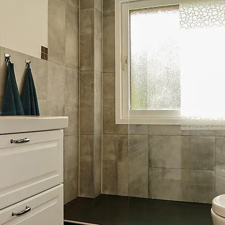 Awesome In Spitze فريدريتشكوغ-سبيتز